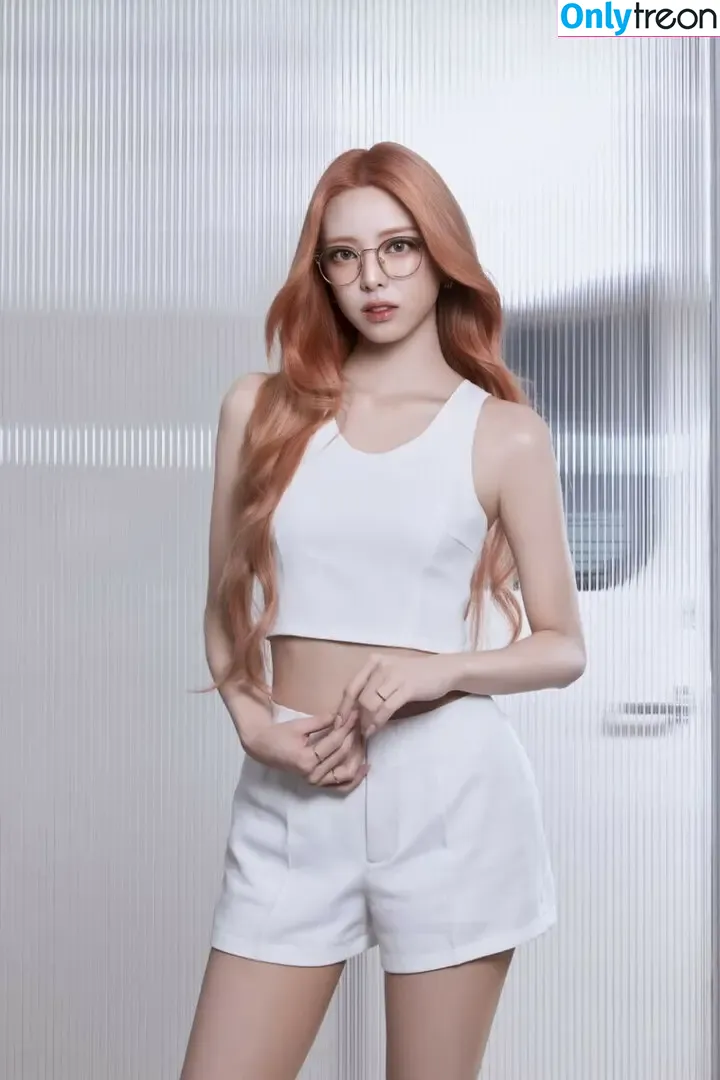 itzy.all.in.us nude photo #0846 (Shin Yu Na / Yuna ITZY / 유나)