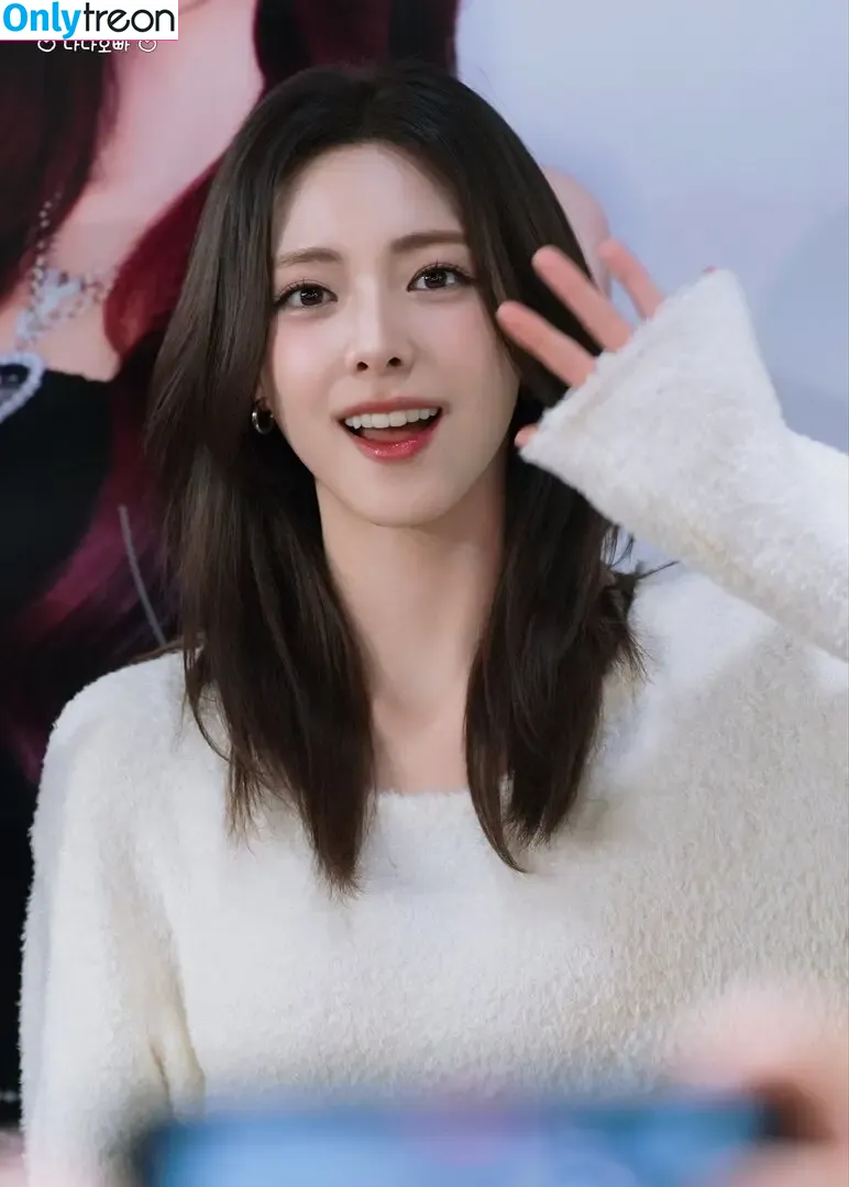 itzy.all.in.us голая photo #0989 (Shin Yu Na / Yuna ITZY / 유나)