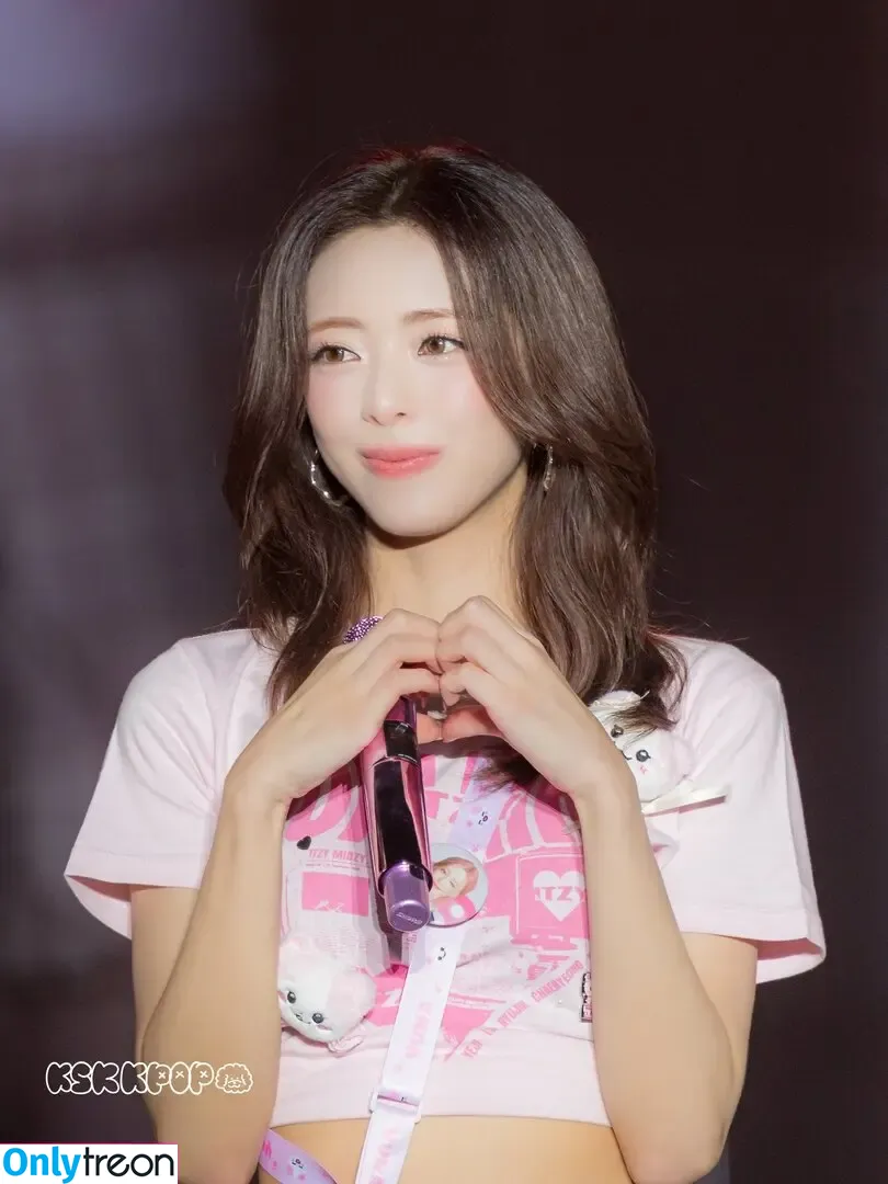 itzy.all.in.us голая photo #0994 (Shin Yu Na / Yuna ITZY / 유나)