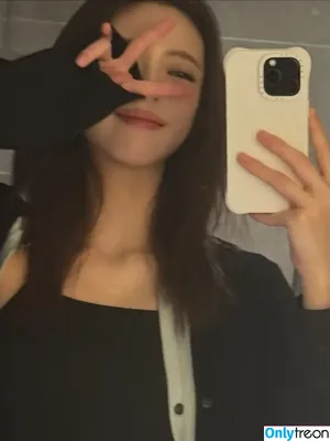 itzy.all.in.us / Shin Yu Na / Yuna ITZY / 유나 фото голая #1000