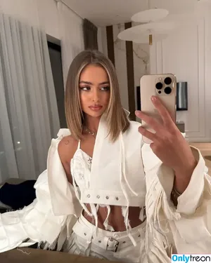 Iuliana Beregoi / edabuttee / iulianaberegoiofficial nude photo #0050