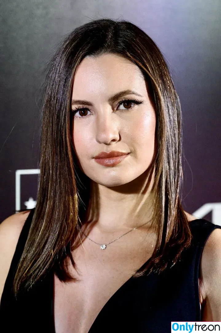 Ivana Baquero голая photo #0038 (ivanabaquero)