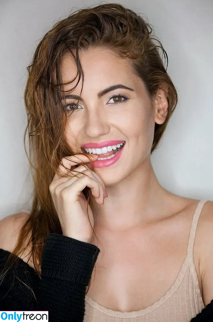 Ivana Baquero голая photo #0051 (ivanabaquero)