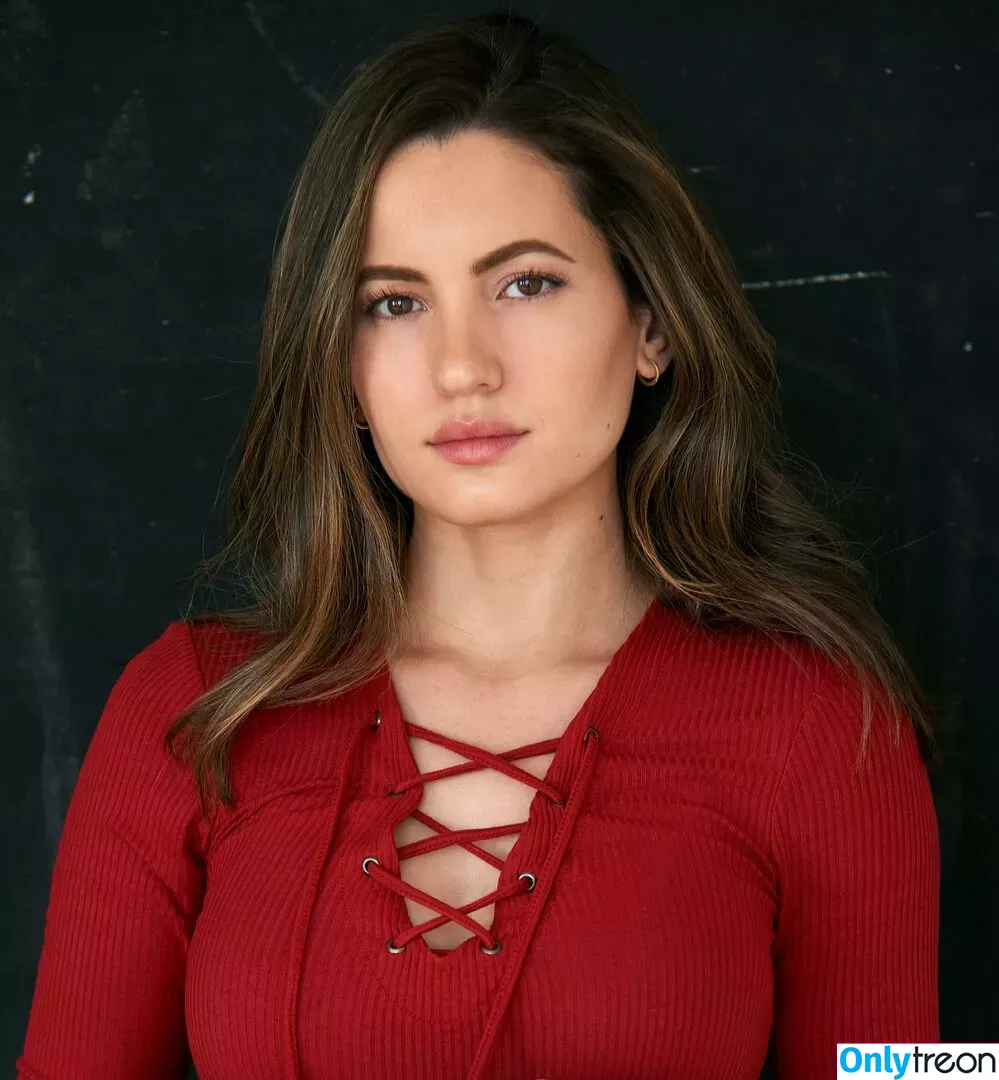 Ivana Baquero голая photo #0101 (ivanabaquero)