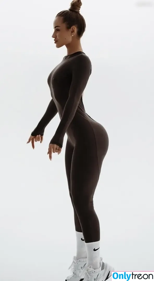 ivanovvvva_ nude photo #0012 (ivanovvva_)