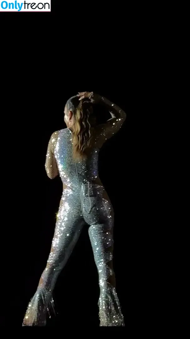 Ivete Sangalo nude photo #0063 (iammagicboy / ivetesangalo)