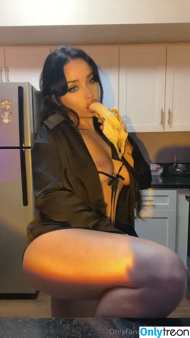 Ivianna Aria nude photo #0009 (jetgypsy)