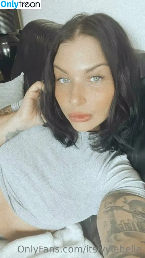 Ivy Lebelle голая photo #0320 (anyuser / itsivylebelle)