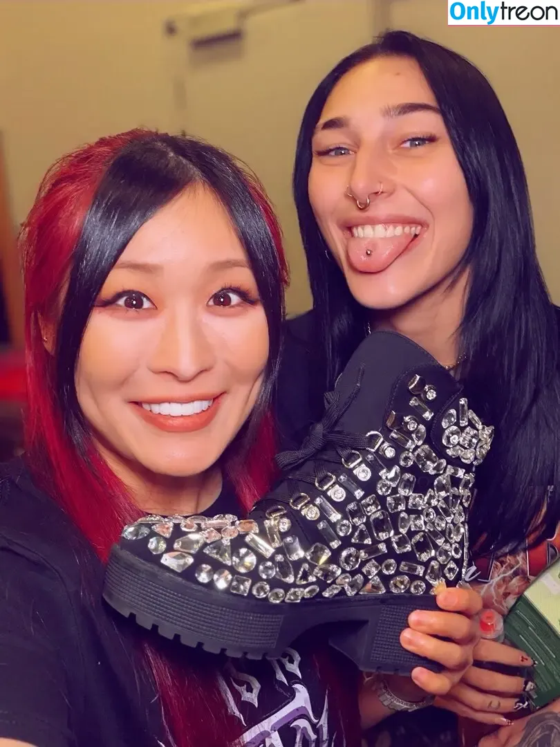 Iyo Sky голая photo #0949 (Io Shirai / iyoaghedo)