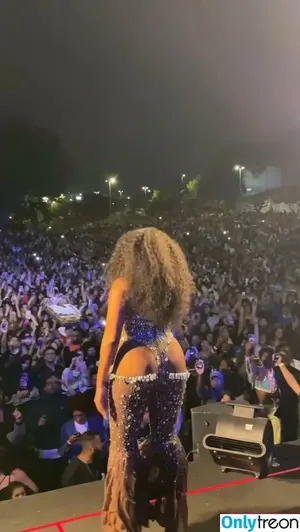 Iza Cantora / iza фото голая #0091