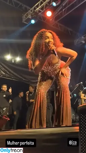 Iza Cantora / iza фото голая #0095