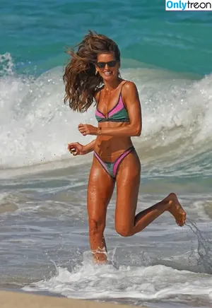 Izabel Goulart / iza_goulart / izabelgoulart nude photo #0437