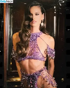 Izabel Goulart / iza_goulart / izabelgoulart фото голая #0757