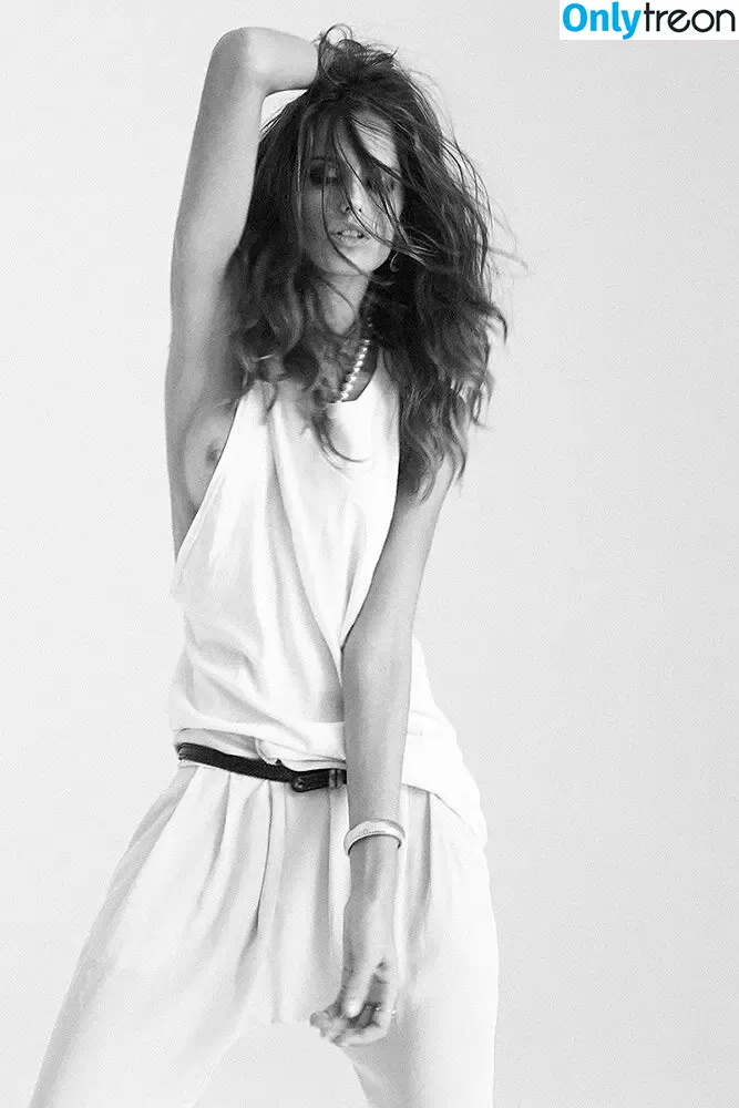 Izabel Goulart nude photo #0127 (iza_goulart / izabelgoulart)