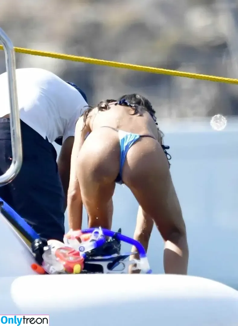 Izabel Goulart nude photo #0290 (iza_goulart / izabelgoulart)