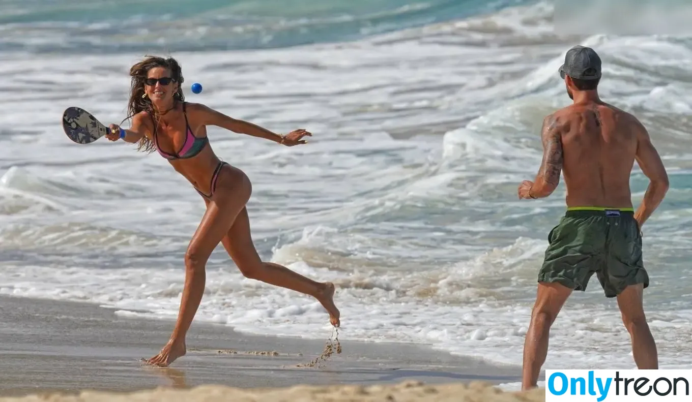 Izabel Goulart nude photo #0443 (iza_goulart / izabelgoulart)