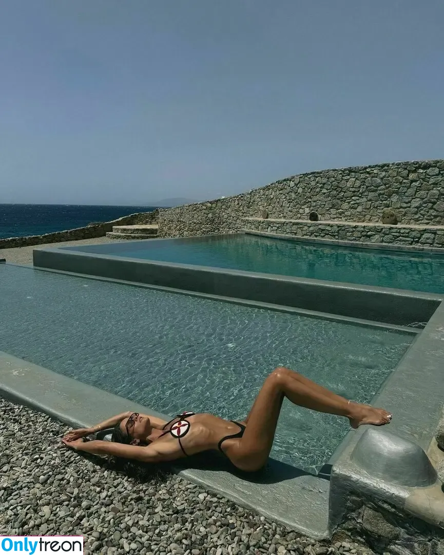 Izabel Goulart nude photo #0472 (iza_goulart / izabelgoulart)