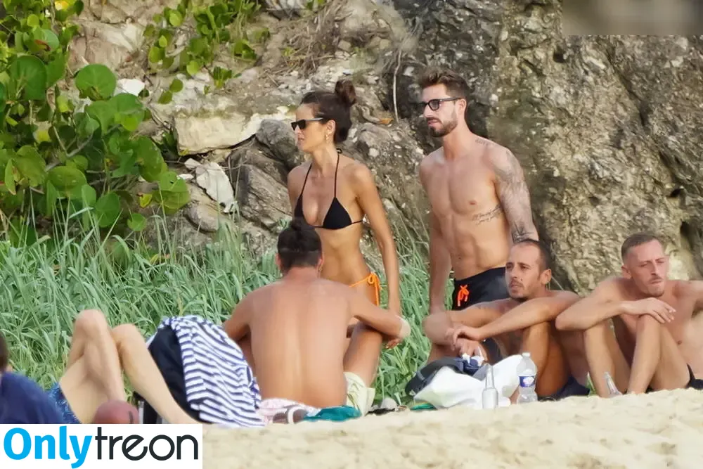 Izabel Goulart голая photo #0821 (iza_goulart / izabelgoulart)