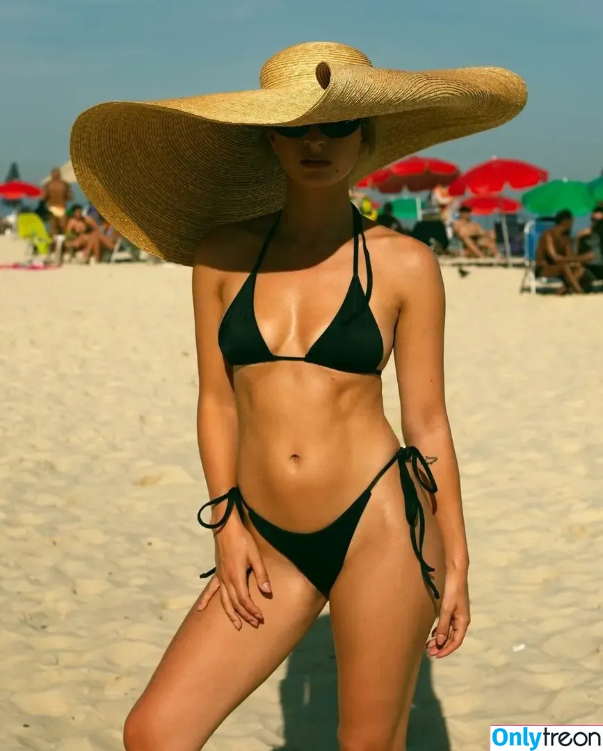 izzipoopi nude photo #0008 (izzipoopi)