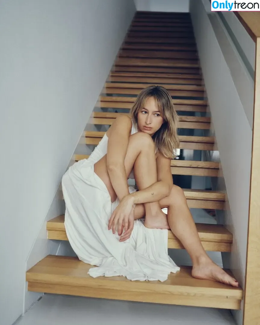 izzipoopi nude photo #0032 (izzipoopi)
