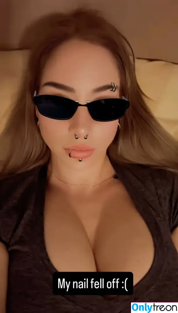 Izzy G nude photo #0479 (mizzizzyg / pnkysparkles)