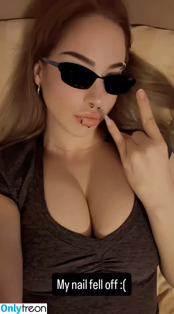 Izzy G nude photo #0481 (mizzizzyg / pnkysparkles)