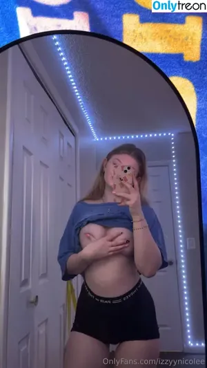 izzyynicolee / izzycolee nude photo #0008