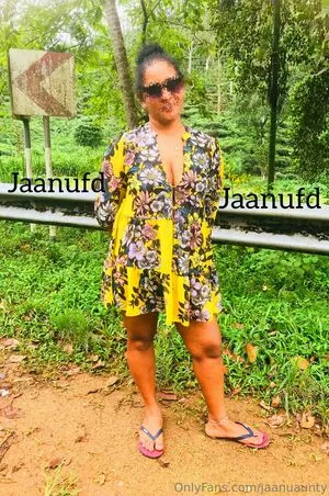 jaanuaunty / iamjanu_official nude photo #0089