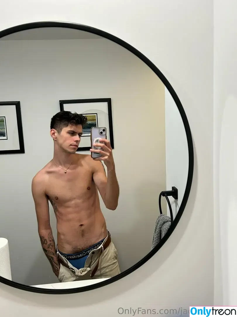 jacksonxkrec nude photo #0012 (jackson_krecioch)