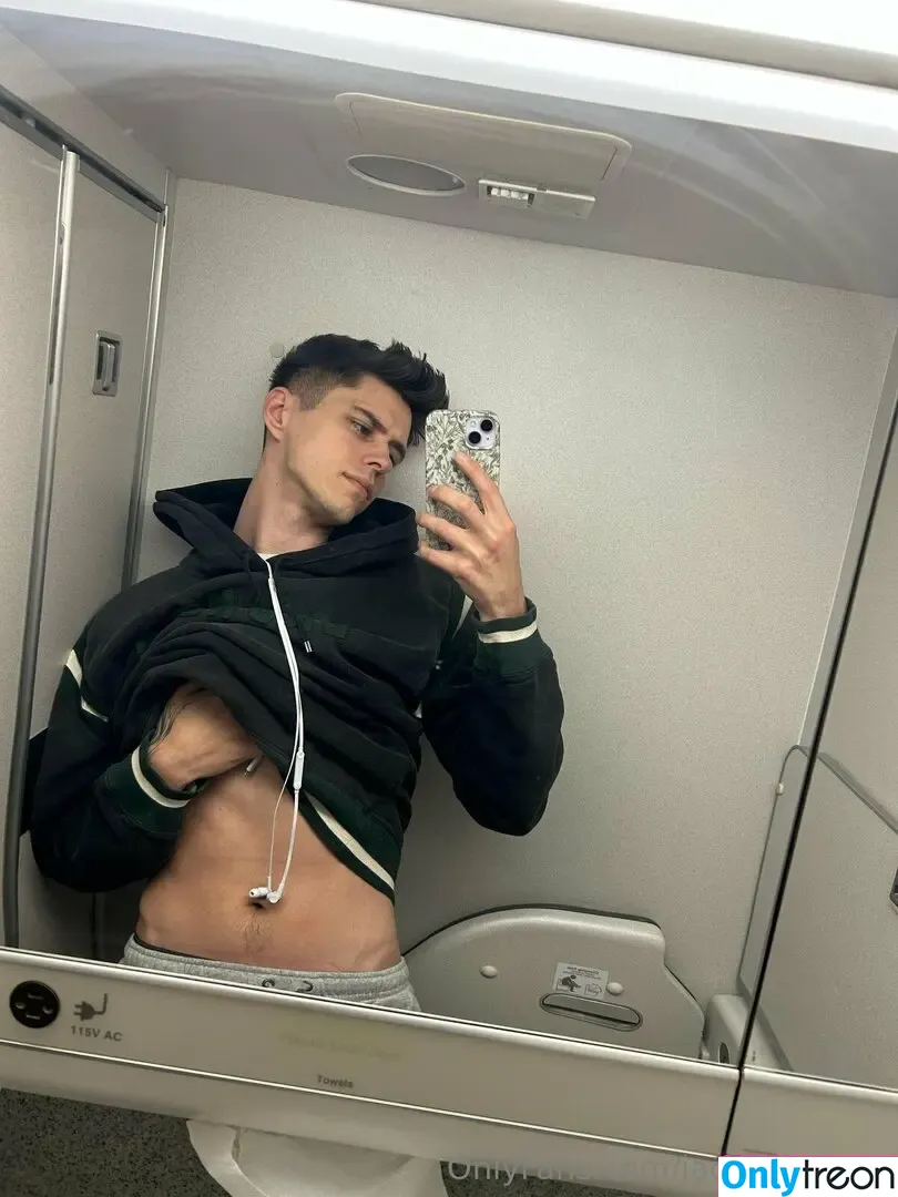 jacksonxkrec nude photo #0095 (jackson_krecioch)