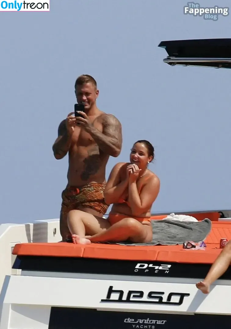 Jacqueline Jossa nude photo #0524 (EastEnders / jacjossa)