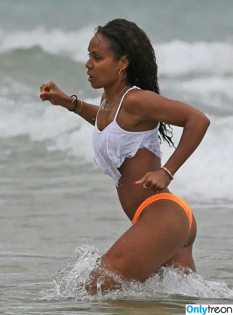 Jada Pinkett Smith голая photo #0004 (jadapinkettsmith)