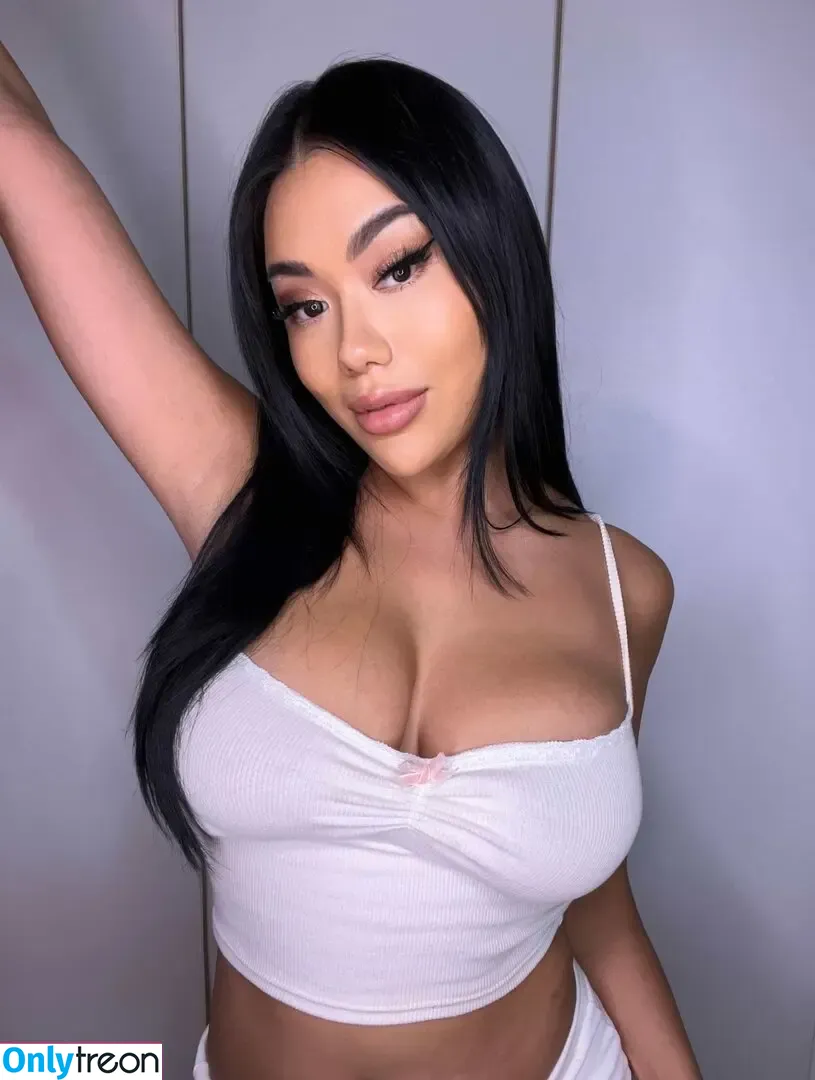 Jade Chen nude photo #0028 (jadechen / jadeyboba)