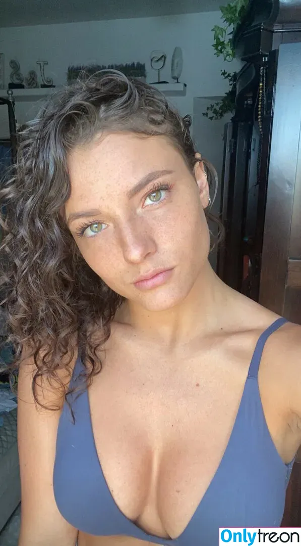 Jade Chynoweth nude photo #0360 (jadebug98)