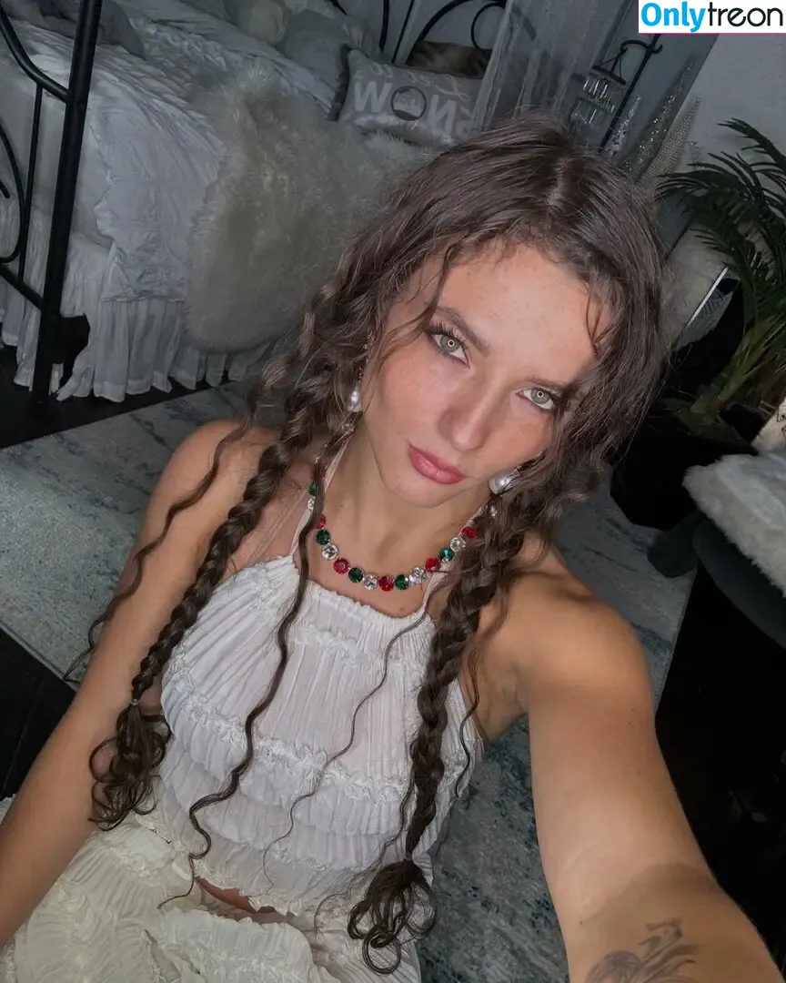 Jade Chynoweth nude photo #0659 (jadebug98)