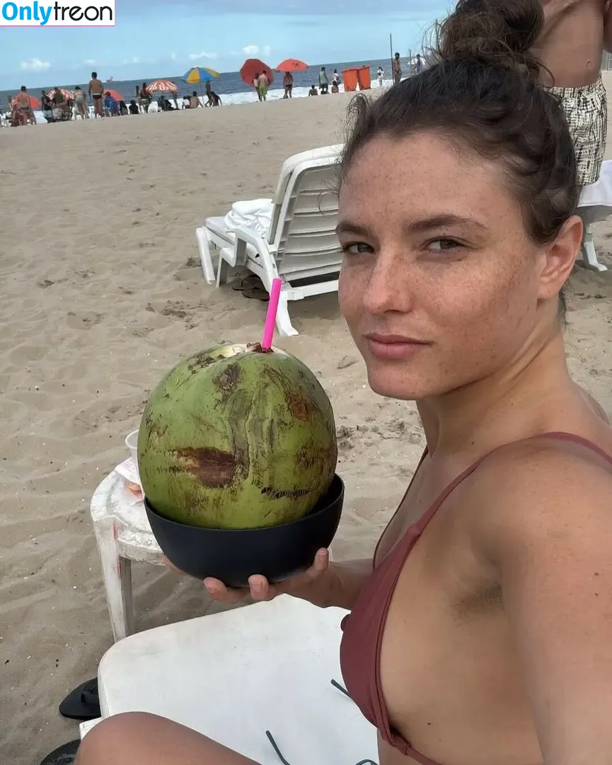 Jade Chynoweth nude photo #0736 (jadebug98)