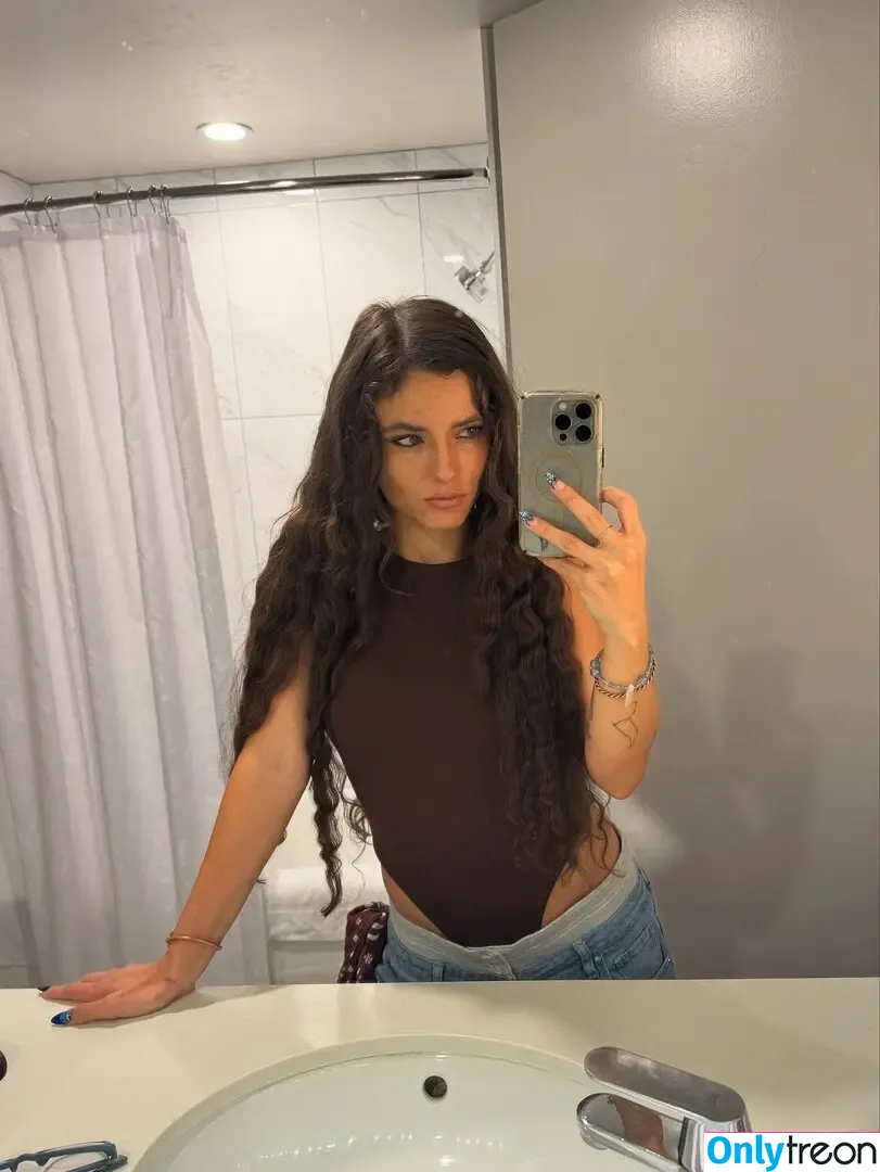Jade Chynoweth nude photo #0772 (jadebug98)