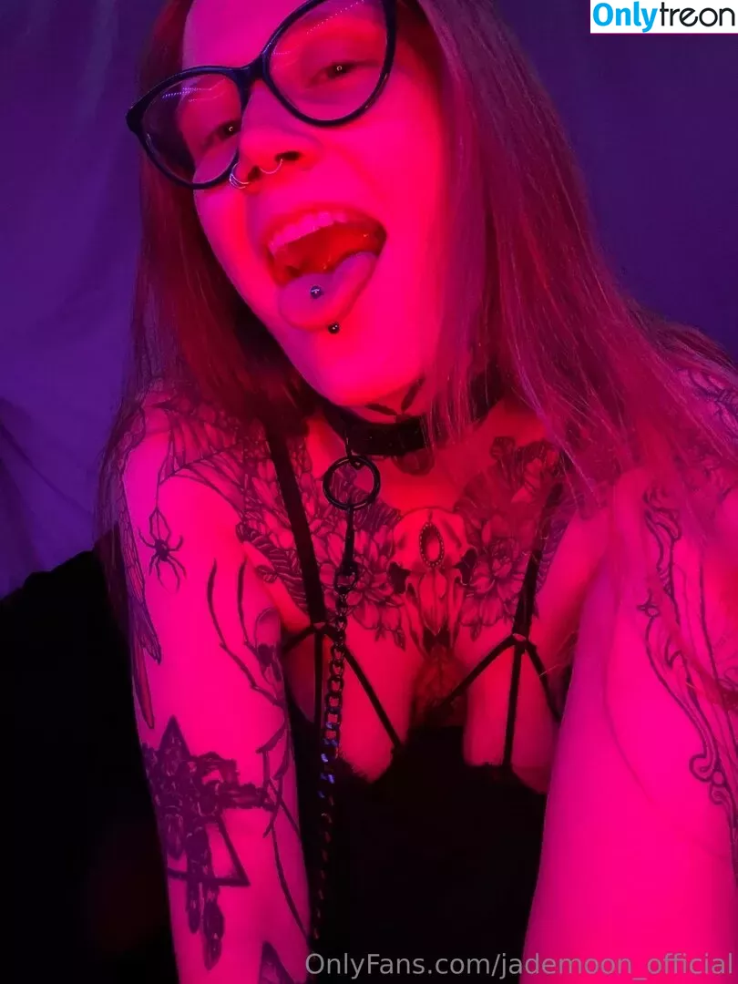 jademoon_official nude photo #0107 (jademoon_official)