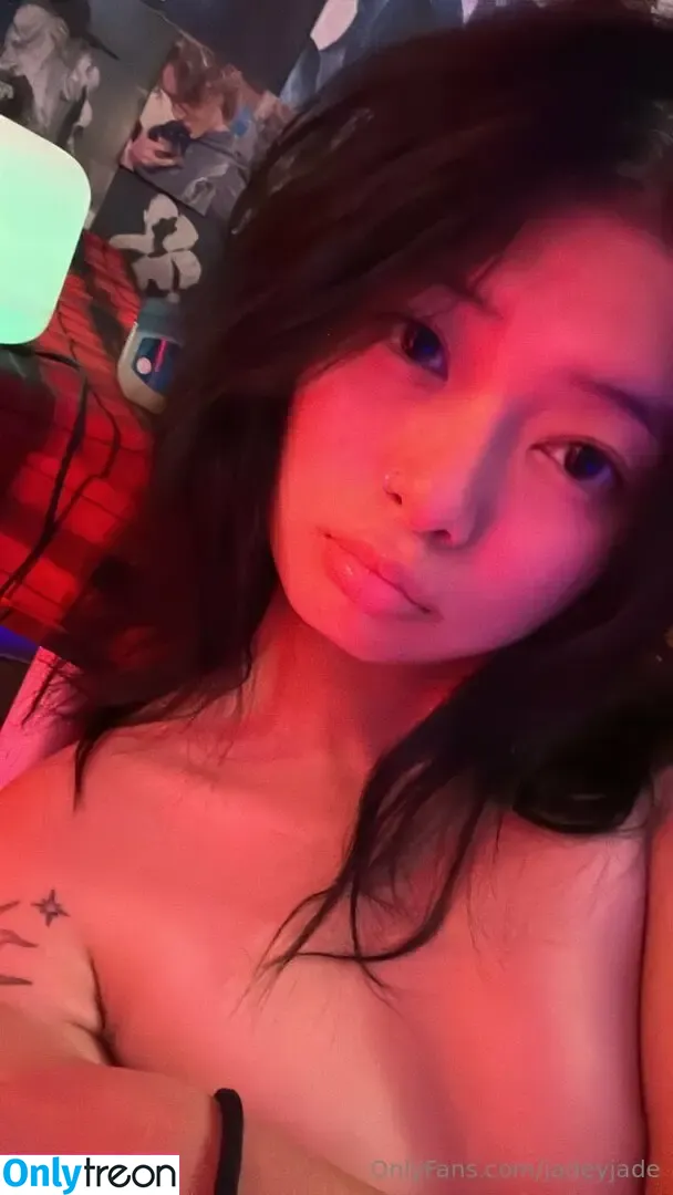 JadeyJade nude photo #0012 (jadeyyjadee)