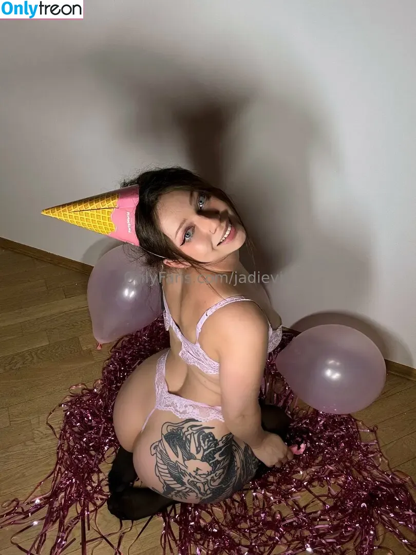 jadievip nude photo #0147 (jadiitv)