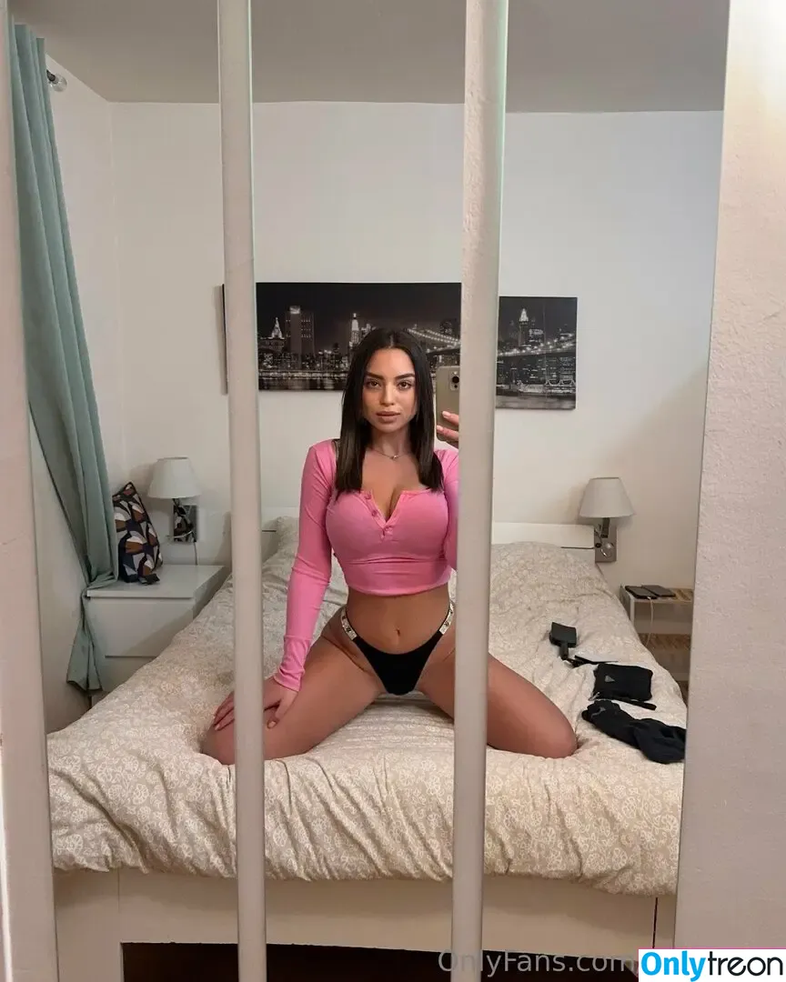 jaelecorsi nude photo #0067 (jaele_corsi)