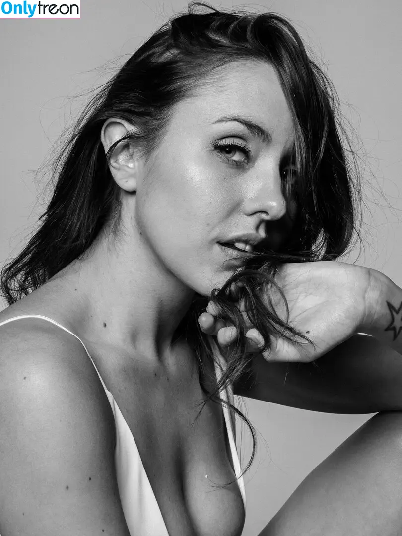 Jaime Laycock голая photo #0106 (Jaime Laycock)