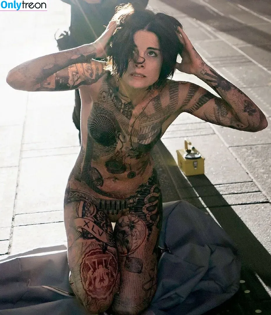 Jaimie Alexander голая photo #0007 (jaimiealexander)