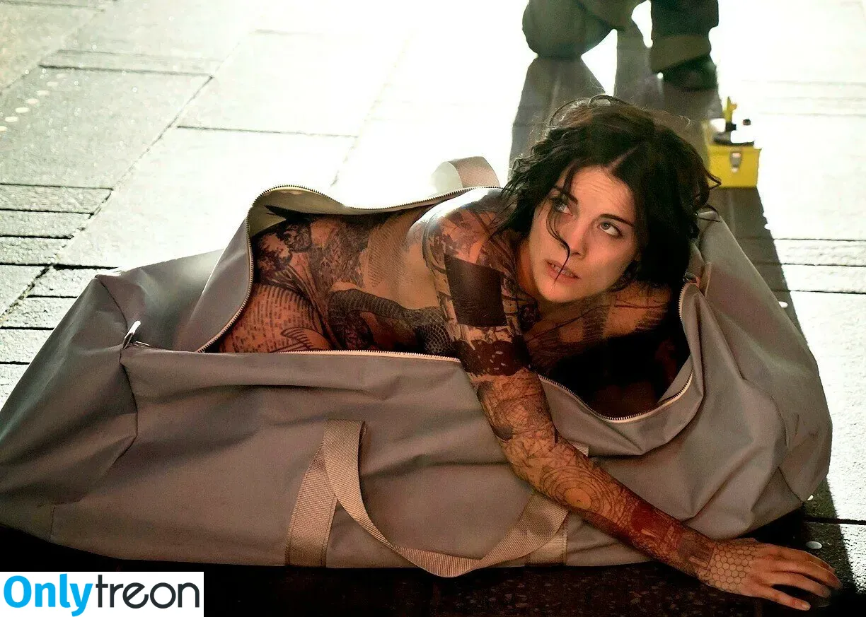 Jaimie Alexander голая photo #0011 (jaimiealexander)