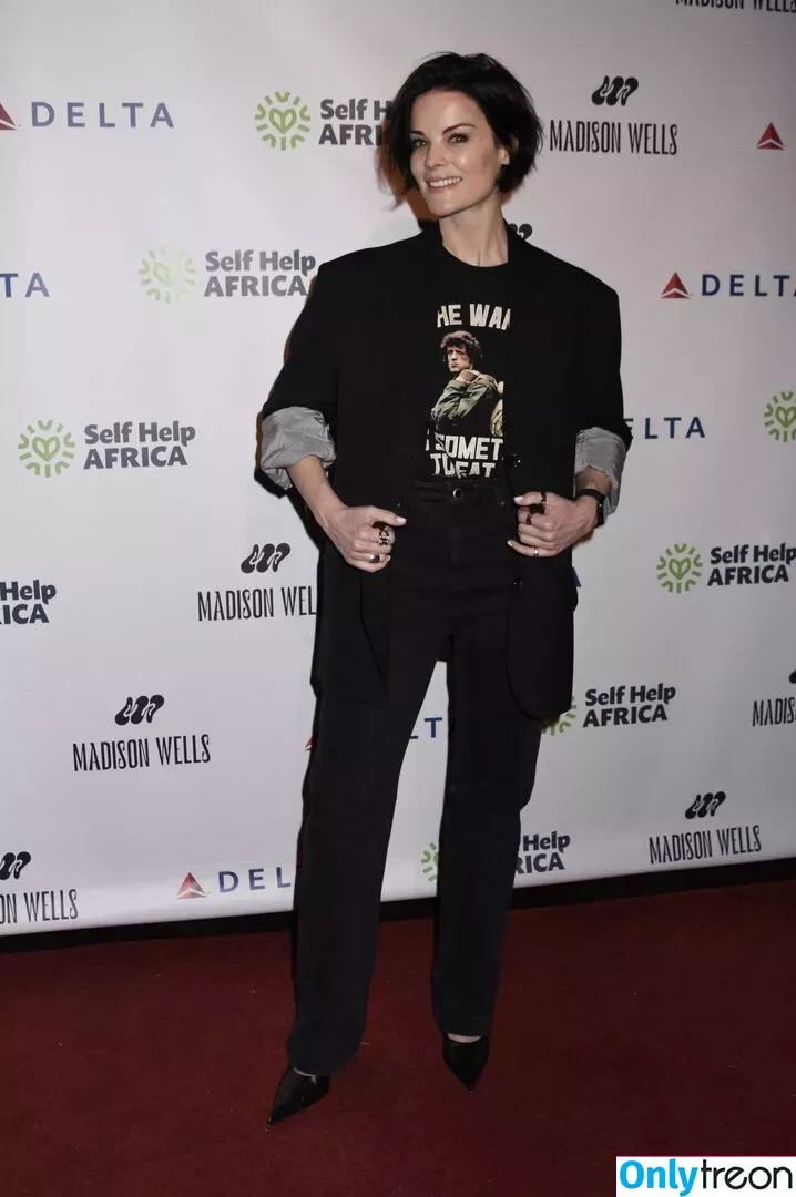Jaimie Alexander голая photo #0074 (jaimiealexander)