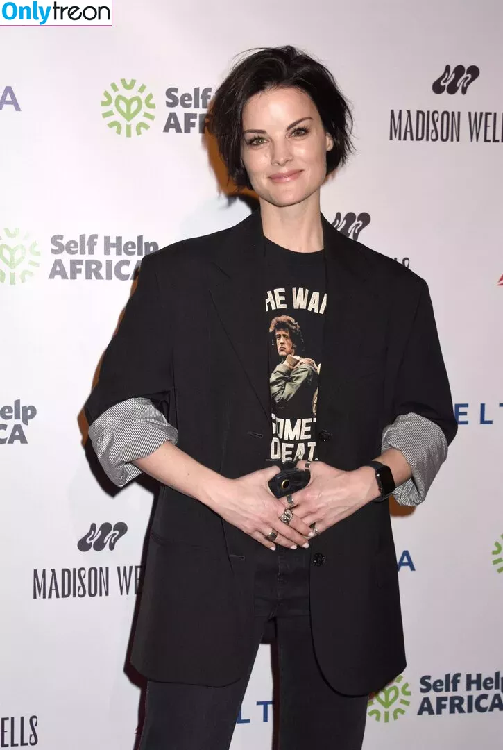 Jaimie Alexander голая photo #0082 (jaimiealexander)