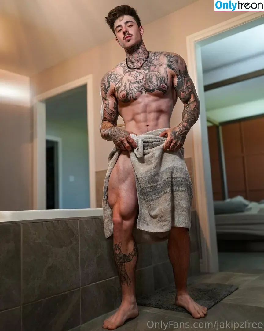 jakipzfree nude photo #0022 (jakeandrich)