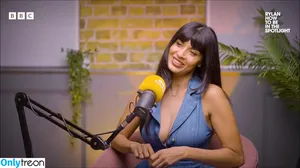 Jameela Jamil / jameelajamil фото голая #0152