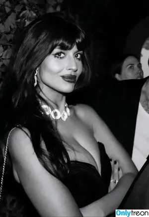Jameela Jamil / jameelajamil фото голая #0153