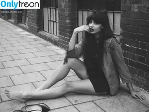 Jameela Jamil / jameelajamil фото голая #0171